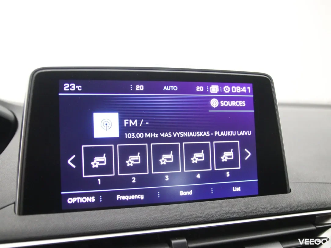 Peugeot 5008 1.2 96kW