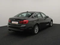 BMW 320 2 135kW thumbnail