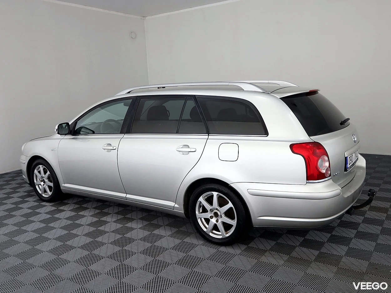 Toyota Avensis 2.2 130kW