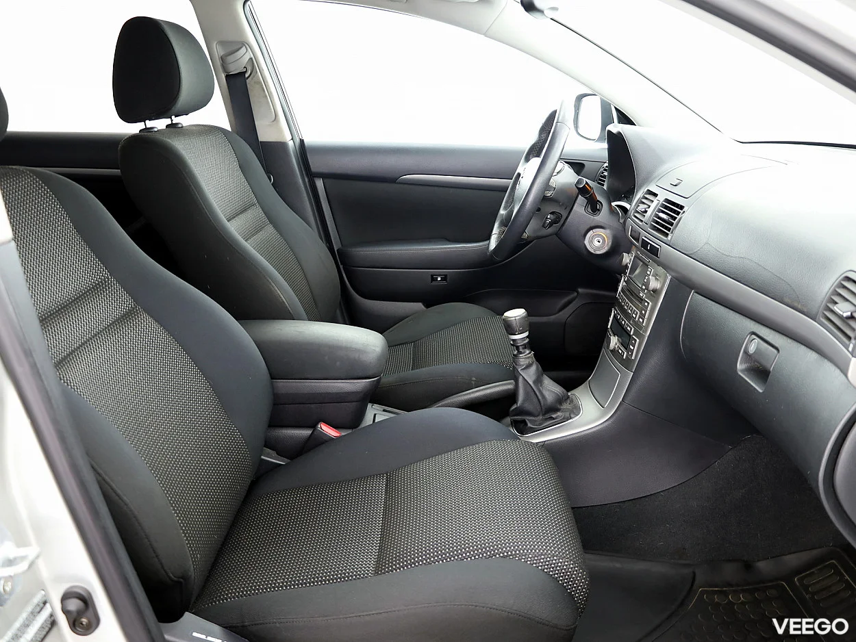 Toyota Avensis 2.2 130kW