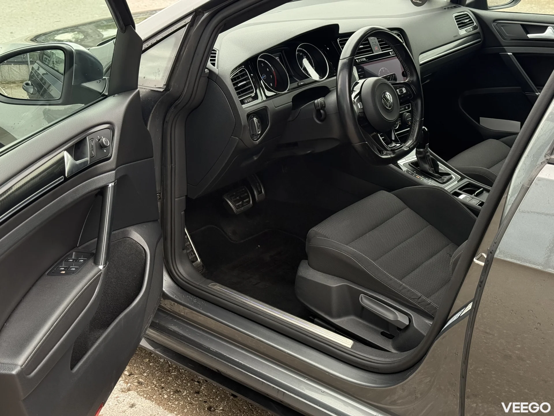 Volkswagen Golf R GOLF R 2.0 221kW