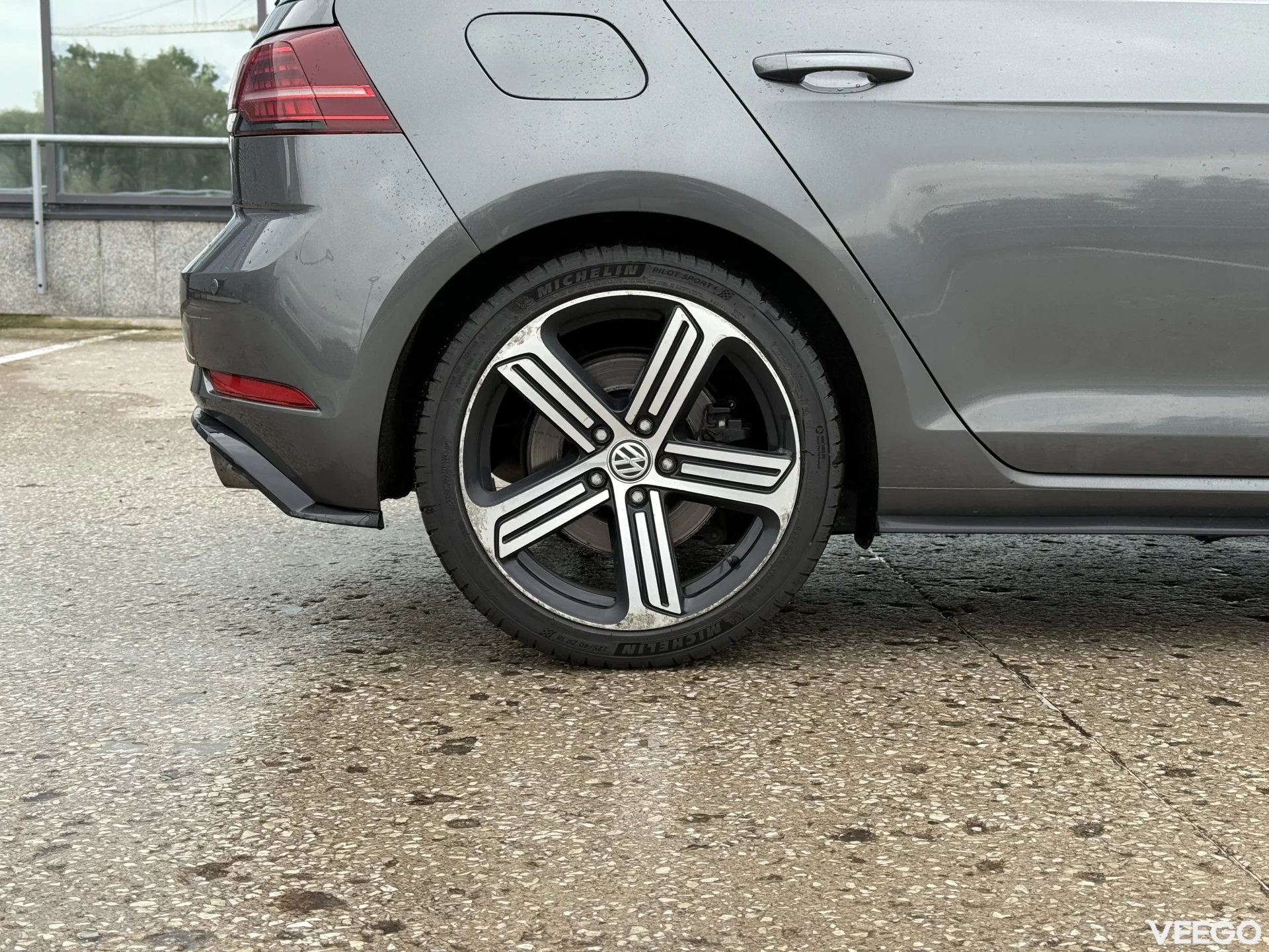 Volkswagen Golf R GOLF R 2.0 221kW