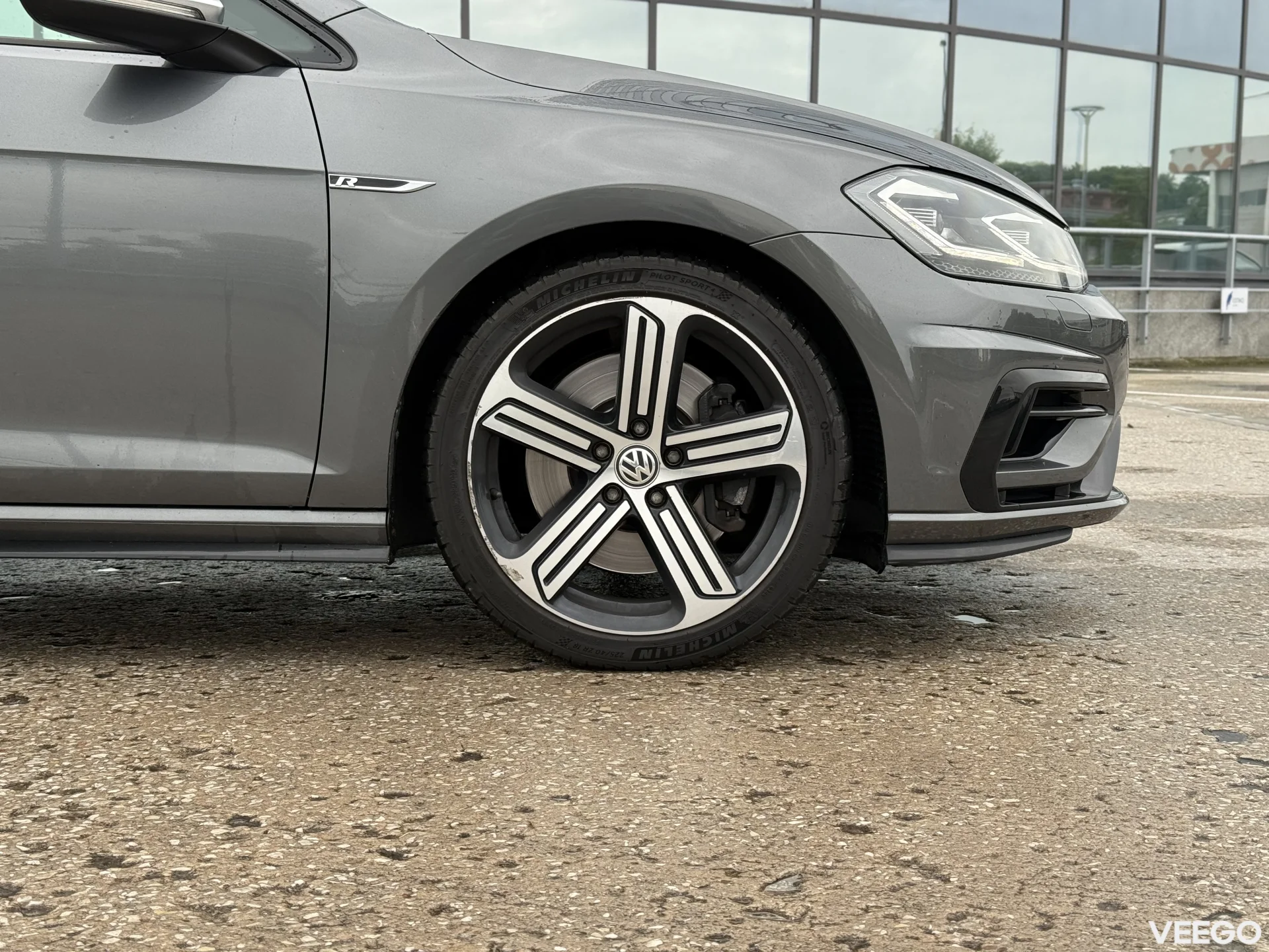 Volkswagen Golf R GOLF R 2.0 221kW
