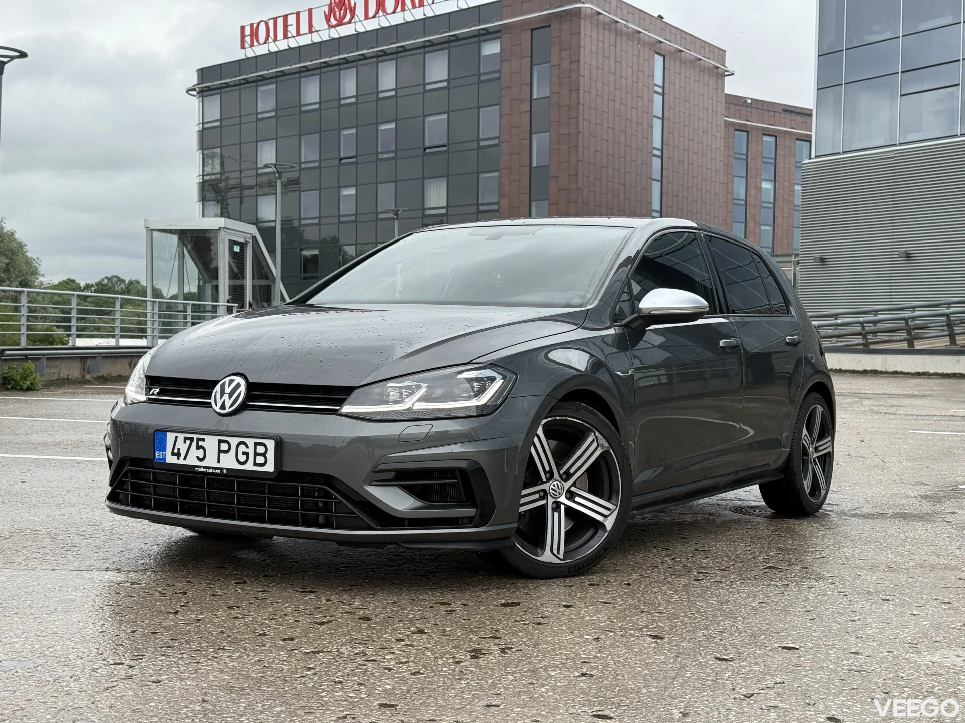 Volkswagen Golf R GOLF R 2.0 221kW