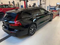 Volvo V60 T6 Recharge Plus Dark AWD 2.0 257kW thumbnail