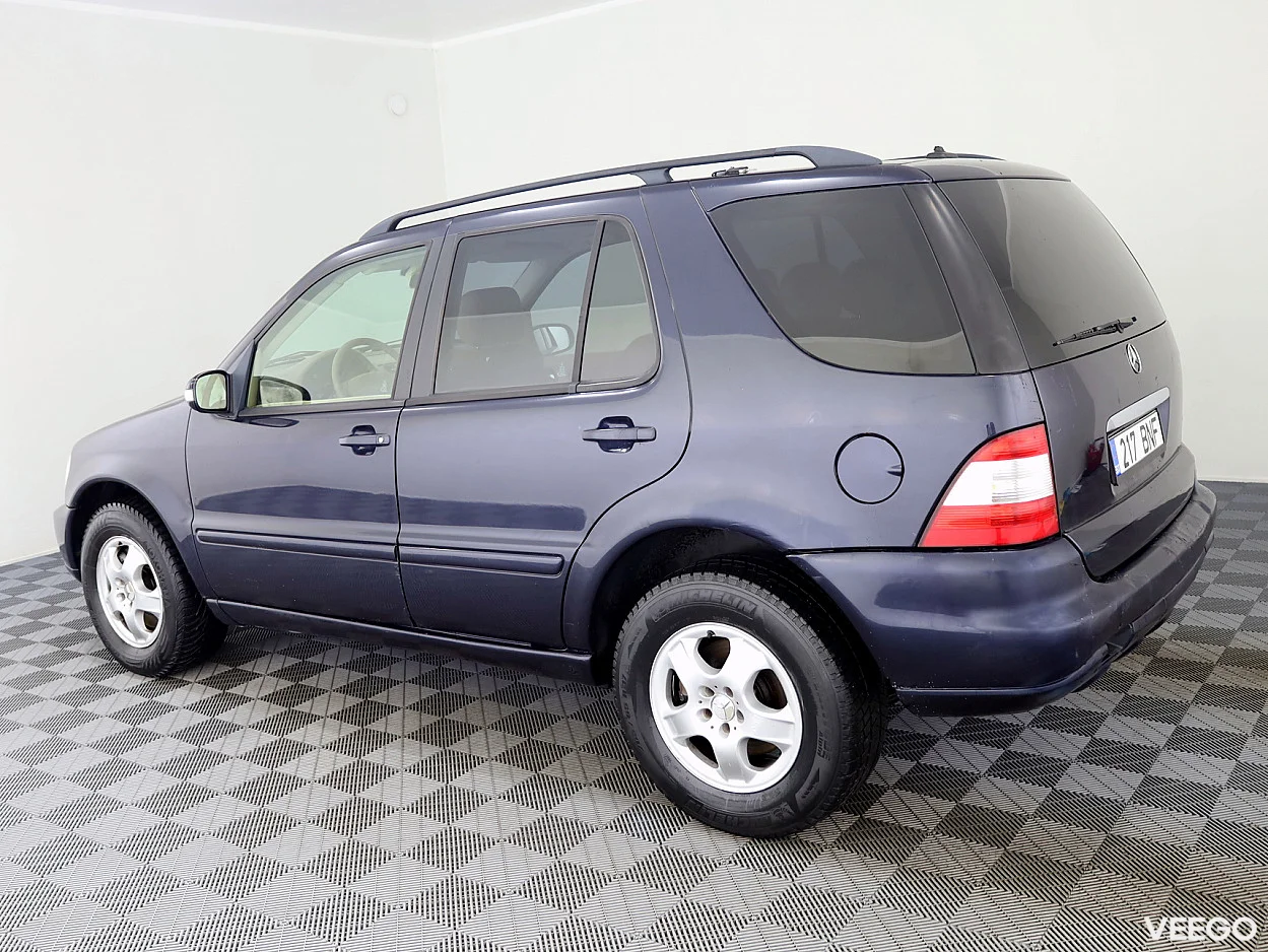 Mercedes-Benz ML270 2.7 121kW