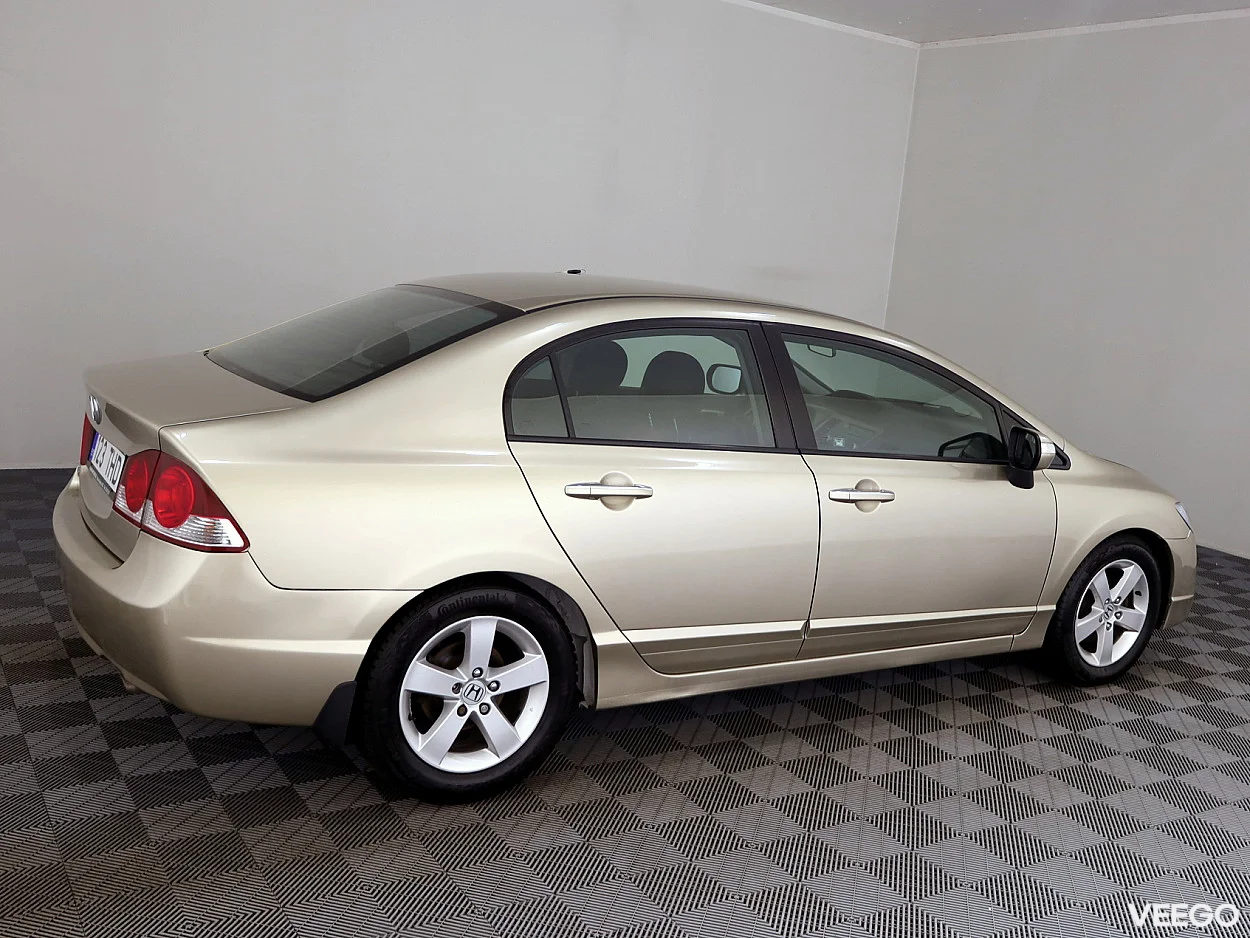 Honda Civic 1.8 104kW