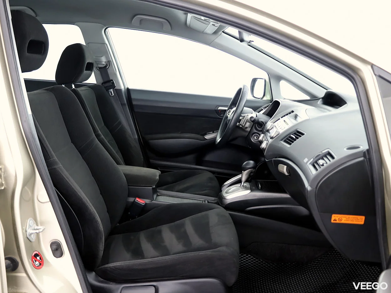 Honda Civic 1.8 104kW