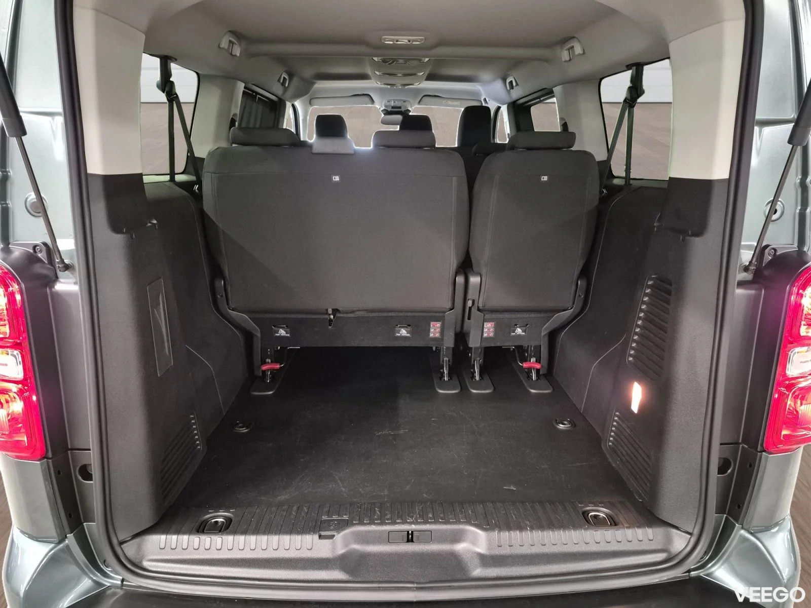 Toyota Proace Verso Long Double side door A/T Shuttle 130kW