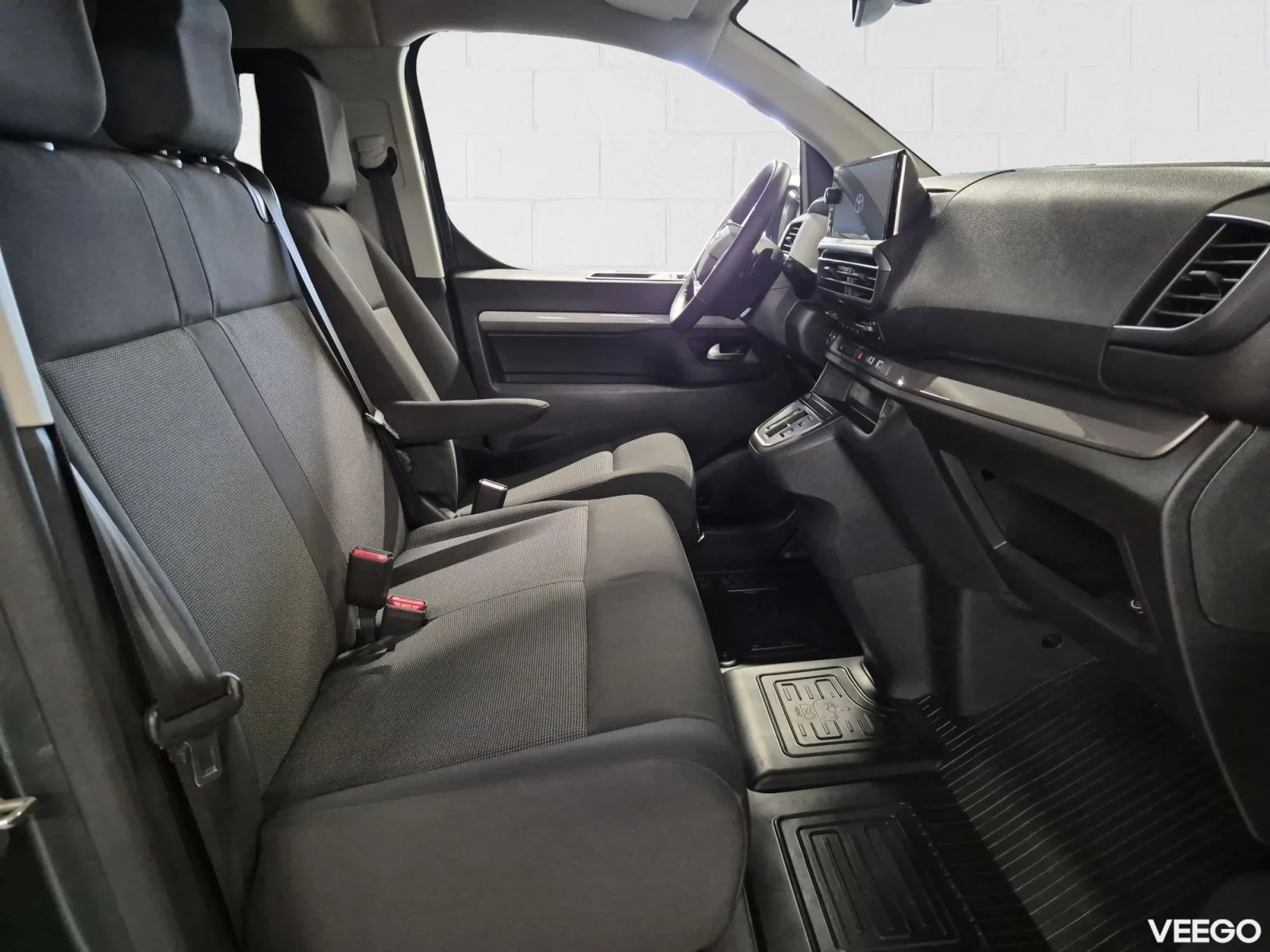 Toyota Proace Verso Long Double side door A/T Shuttle 130kW