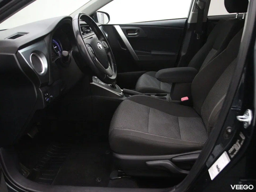 Toyota Auris 1.8 73kW