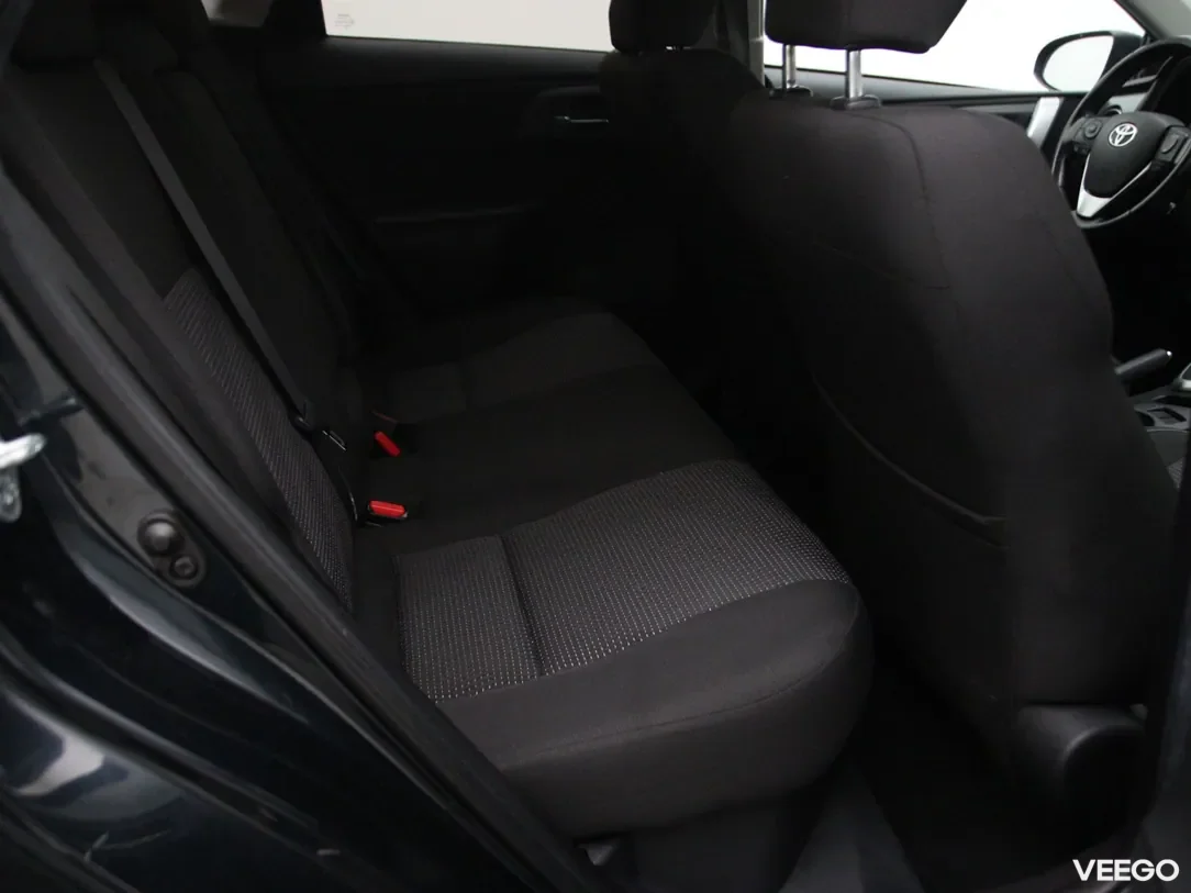 Toyota Auris 1.8 73kW