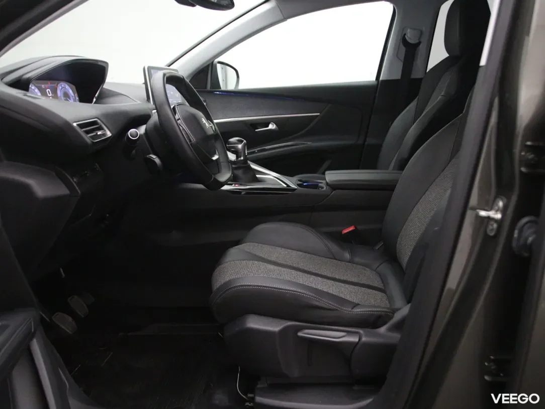 Peugeot 5008 1.2 96kW