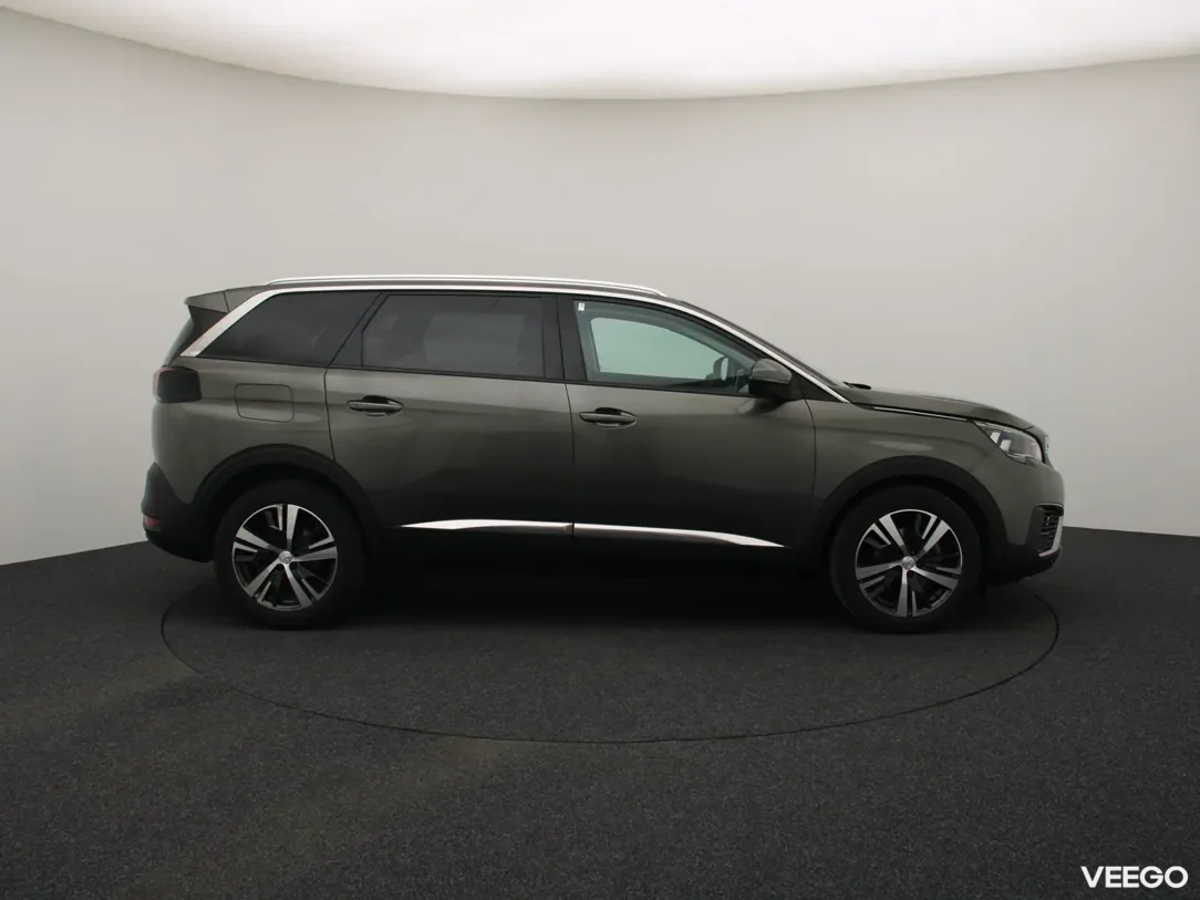 Peugeot 5008 1.2 96kW