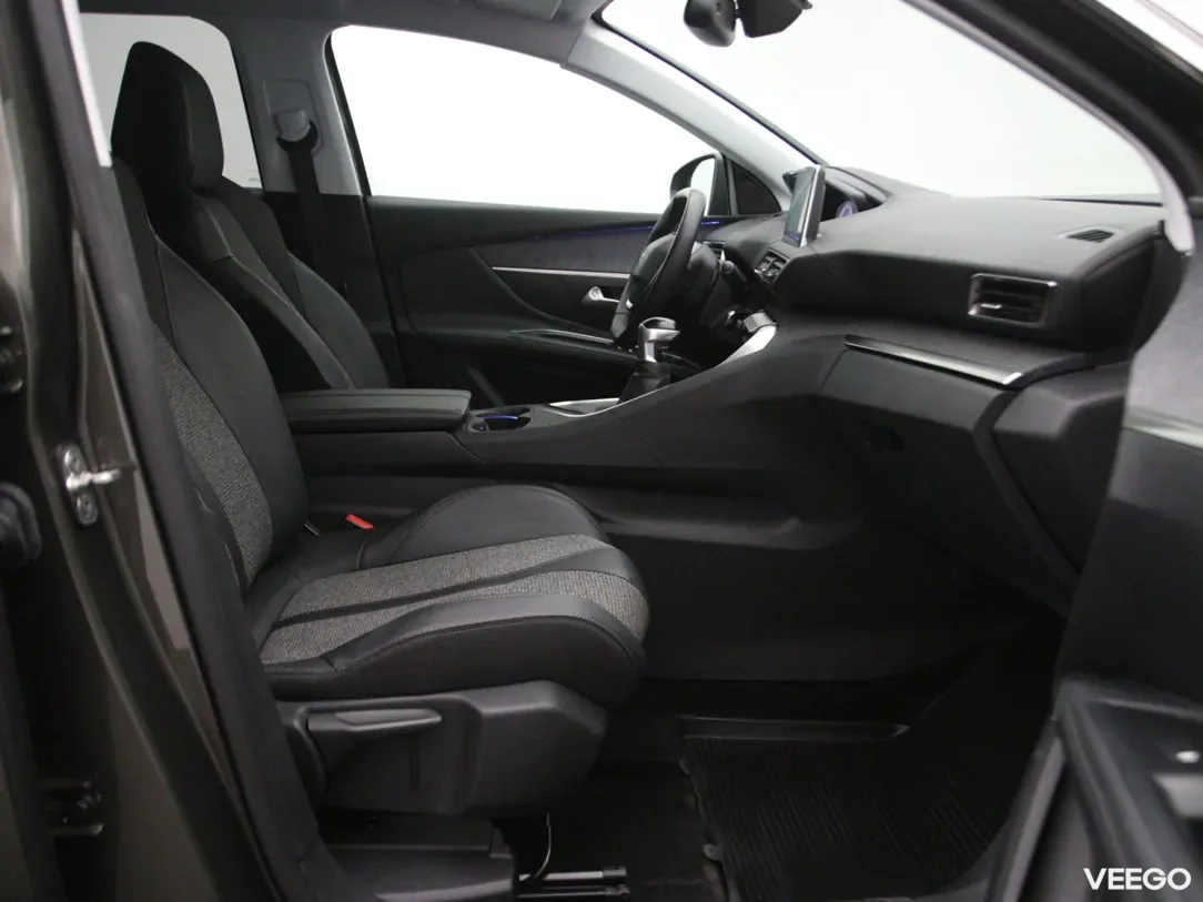Peugeot 5008 1.2 96kW