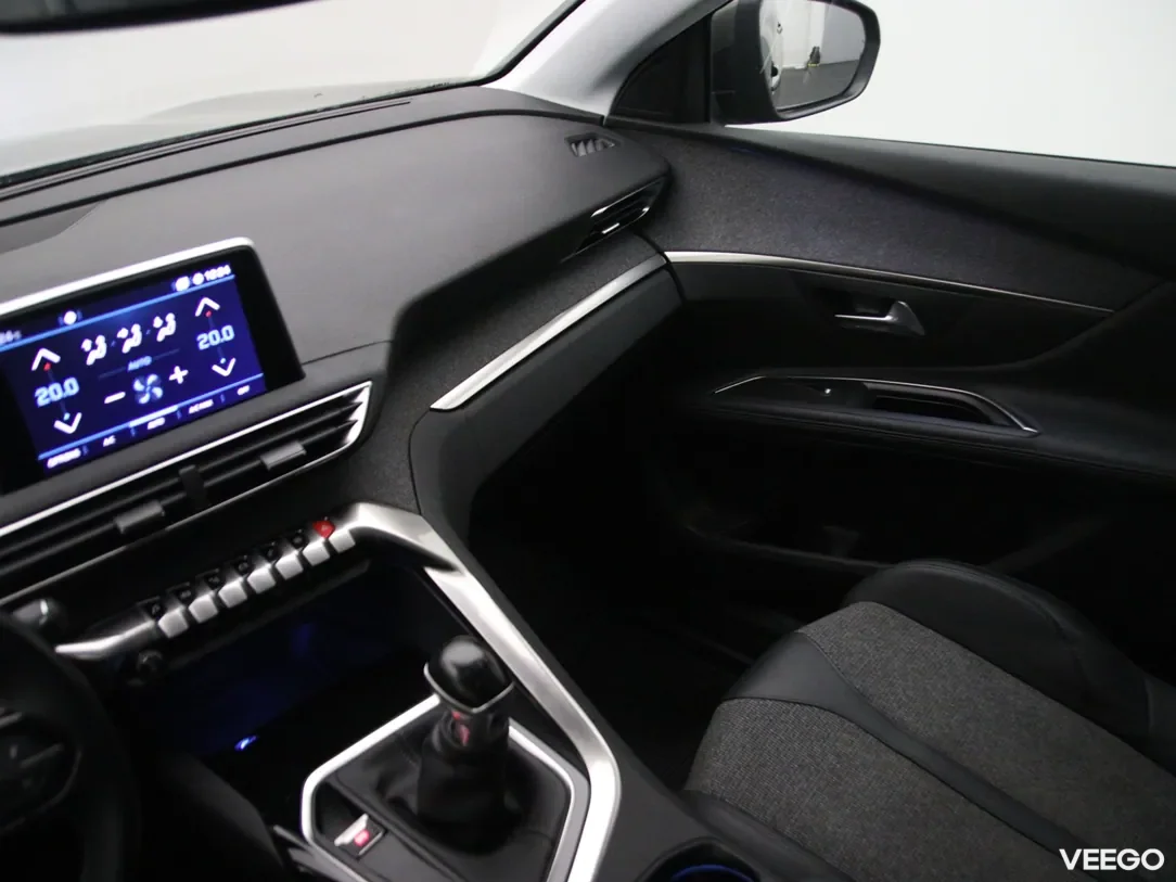 Peugeot 5008 1.2 96kW