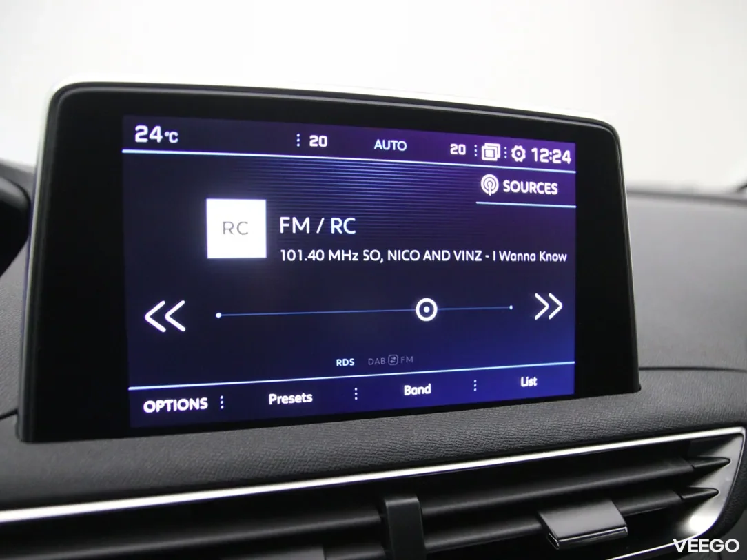 Peugeot 5008 1.2 96kW
