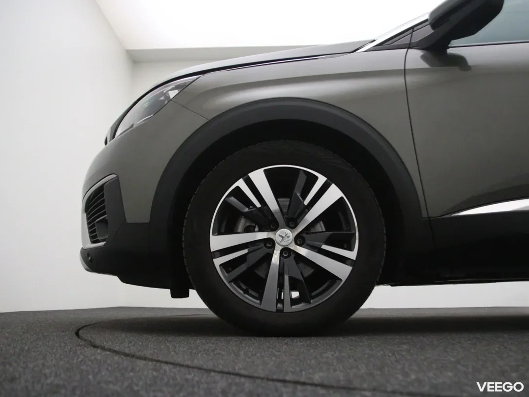 Peugeot 5008 1.2 96kW