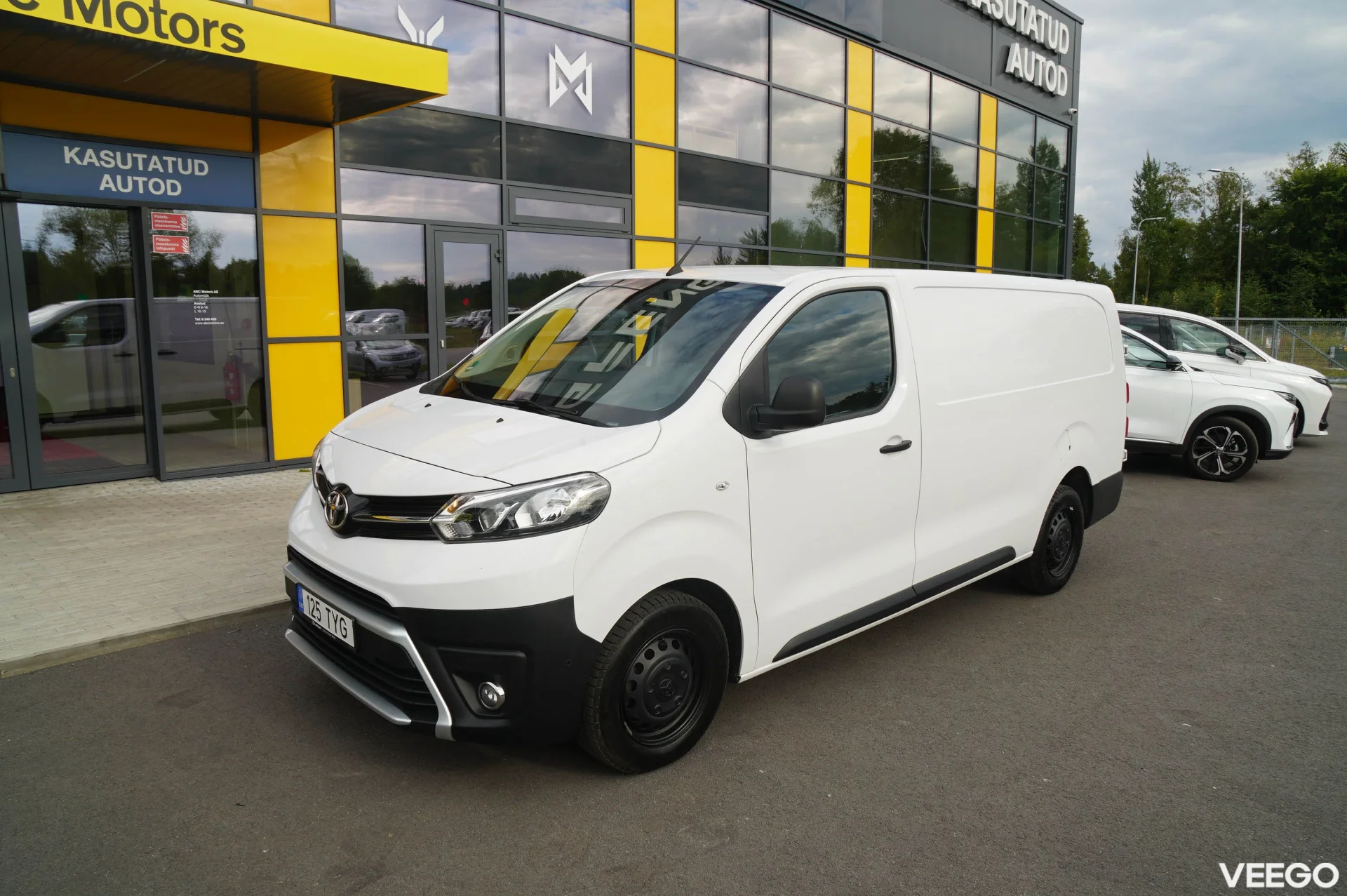 Toyota Proace Professional Plus L2 106kW
