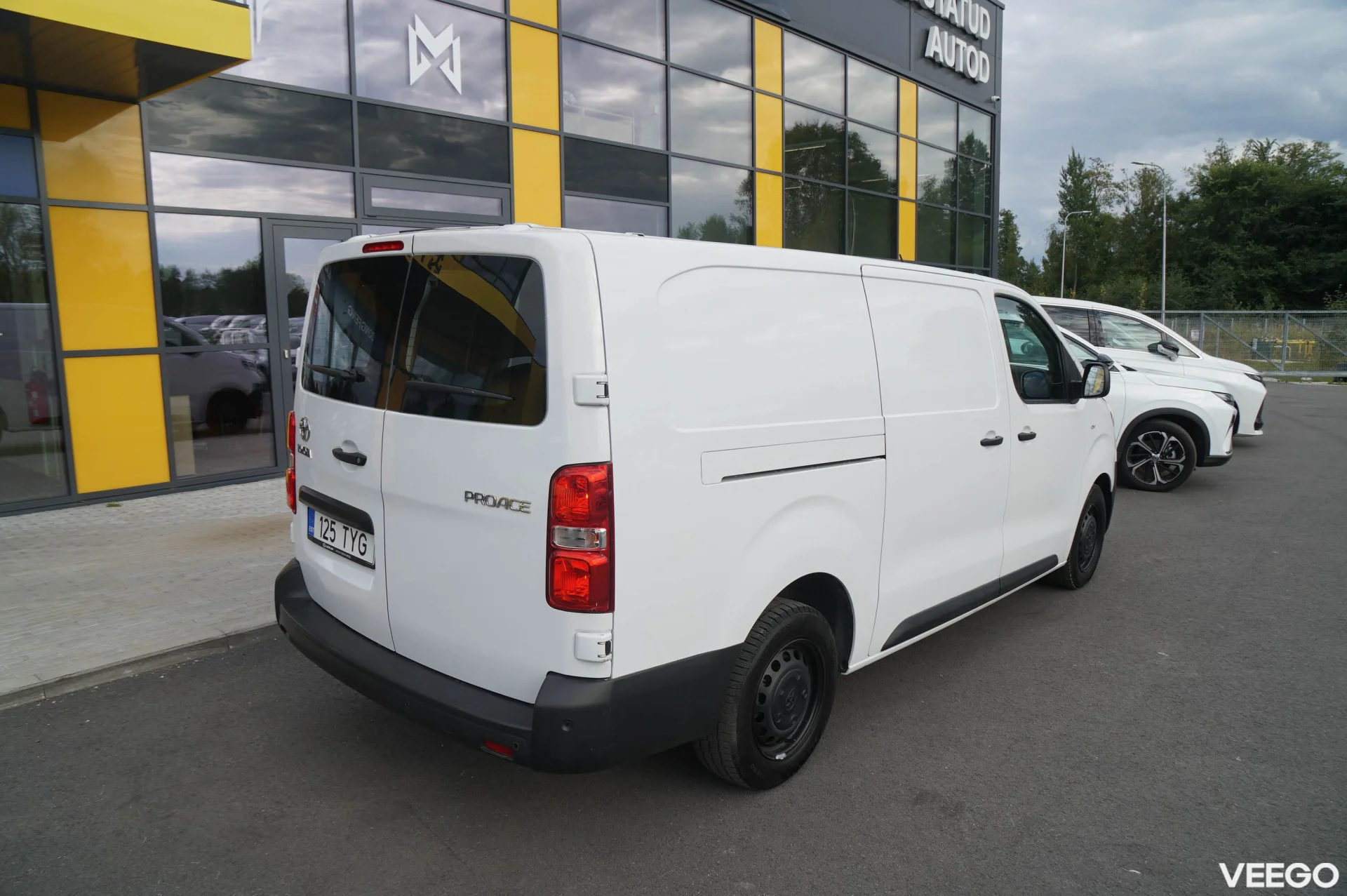 Toyota Proace Professional Plus L2 106kW