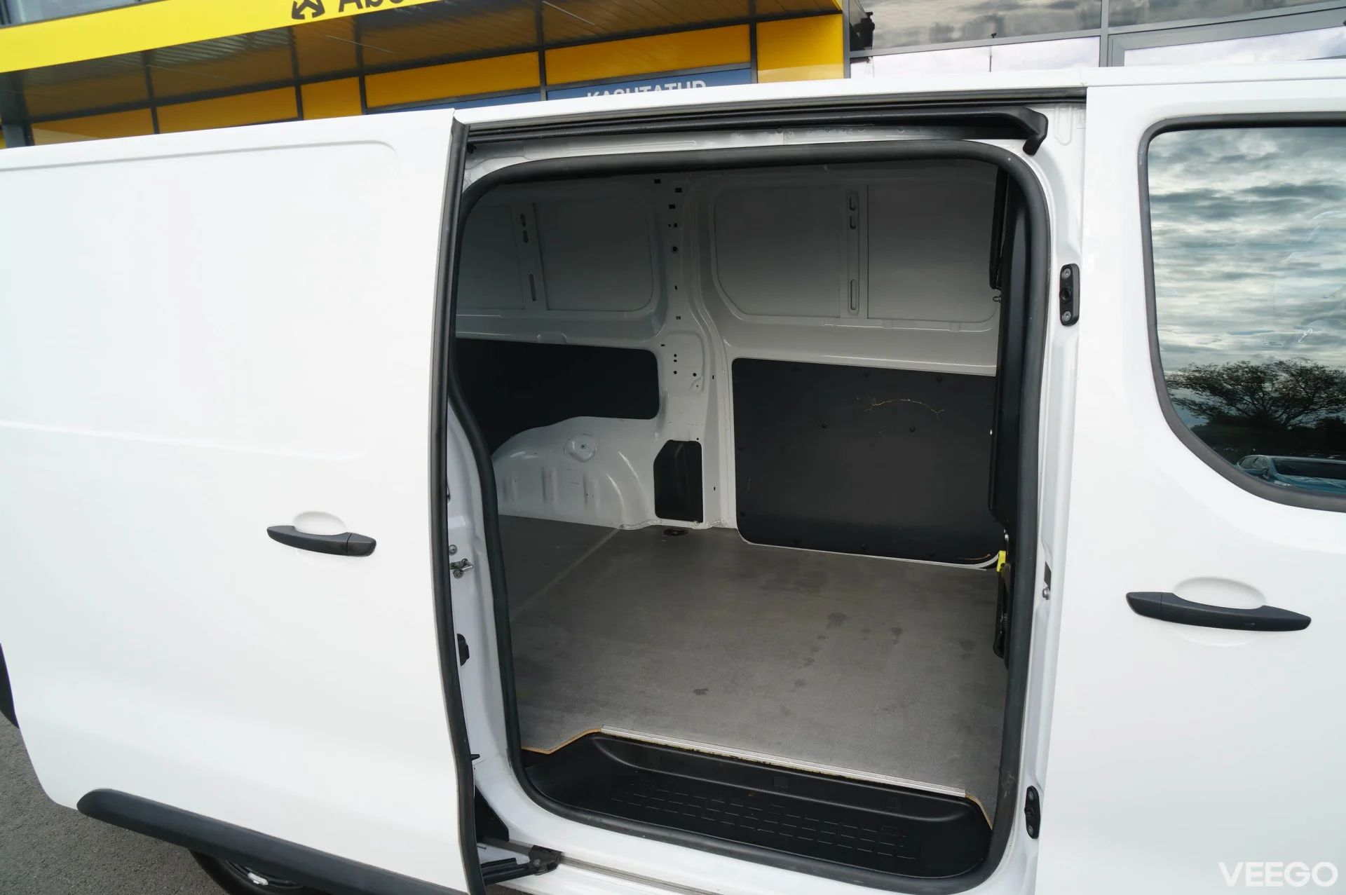 Toyota Proace Professional Plus L2 106kW