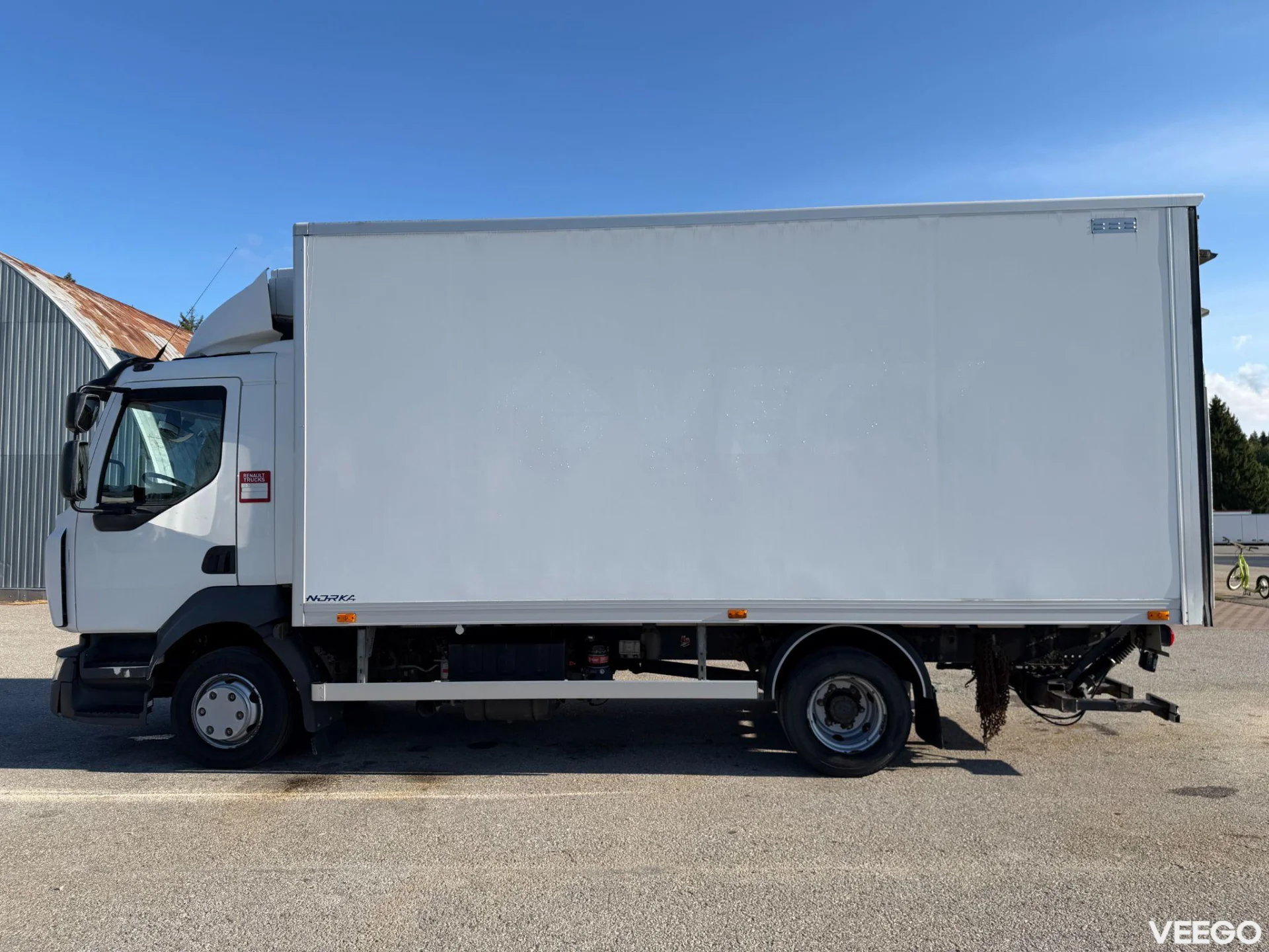 Renault D 4X2 EURO6 + THERMO KING 180kW