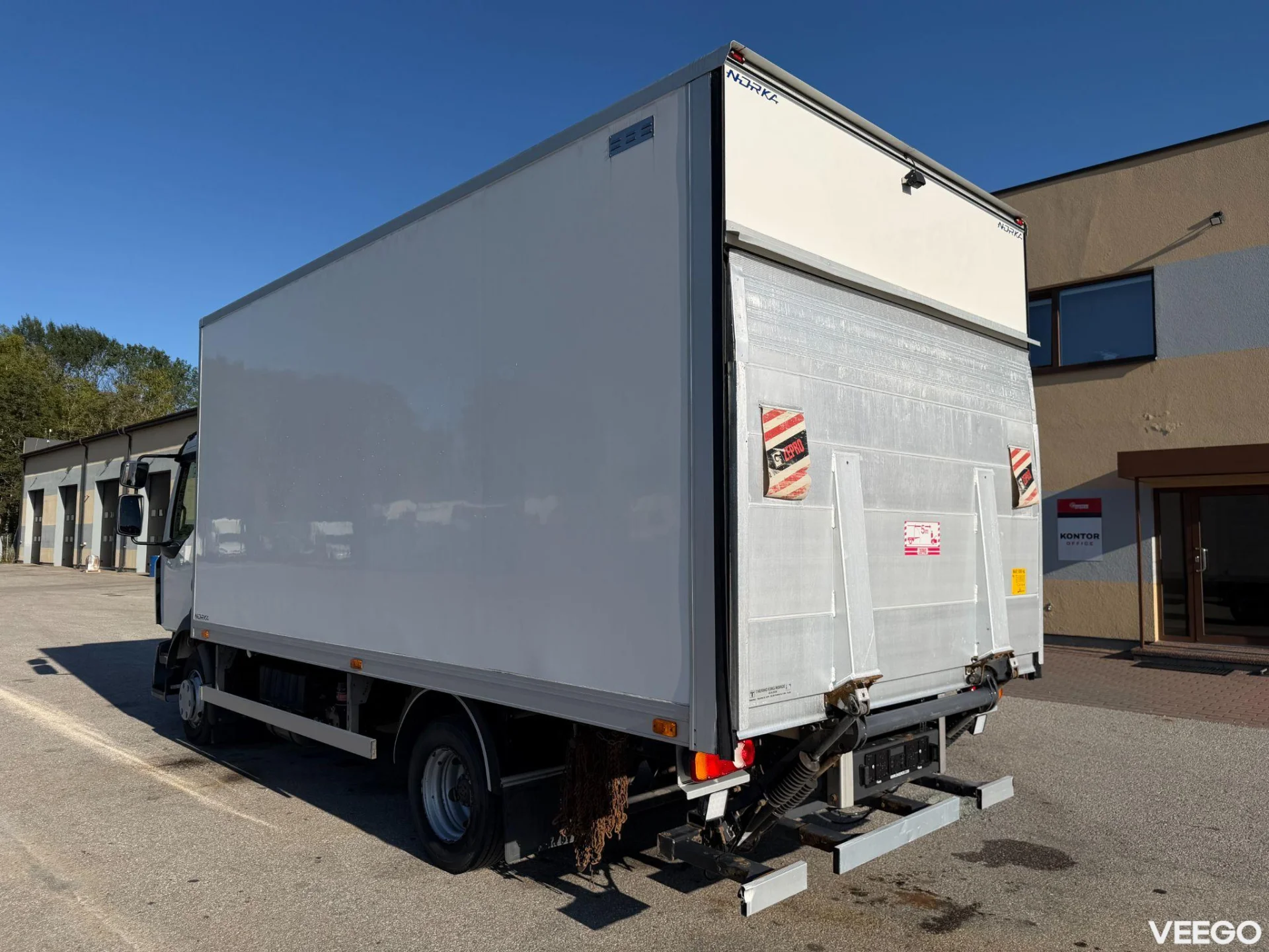 Renault D 4X2 EURO6 + THERMO KING 180kW