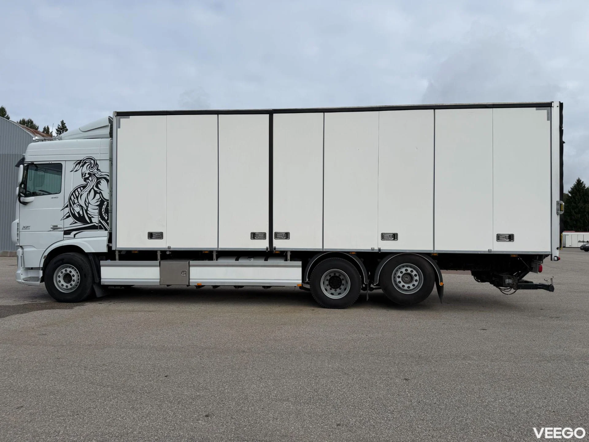 DAF XF 6X2*4 EURO6 + SIDE OPENING + CARRIER SUPRA 1150 320kW