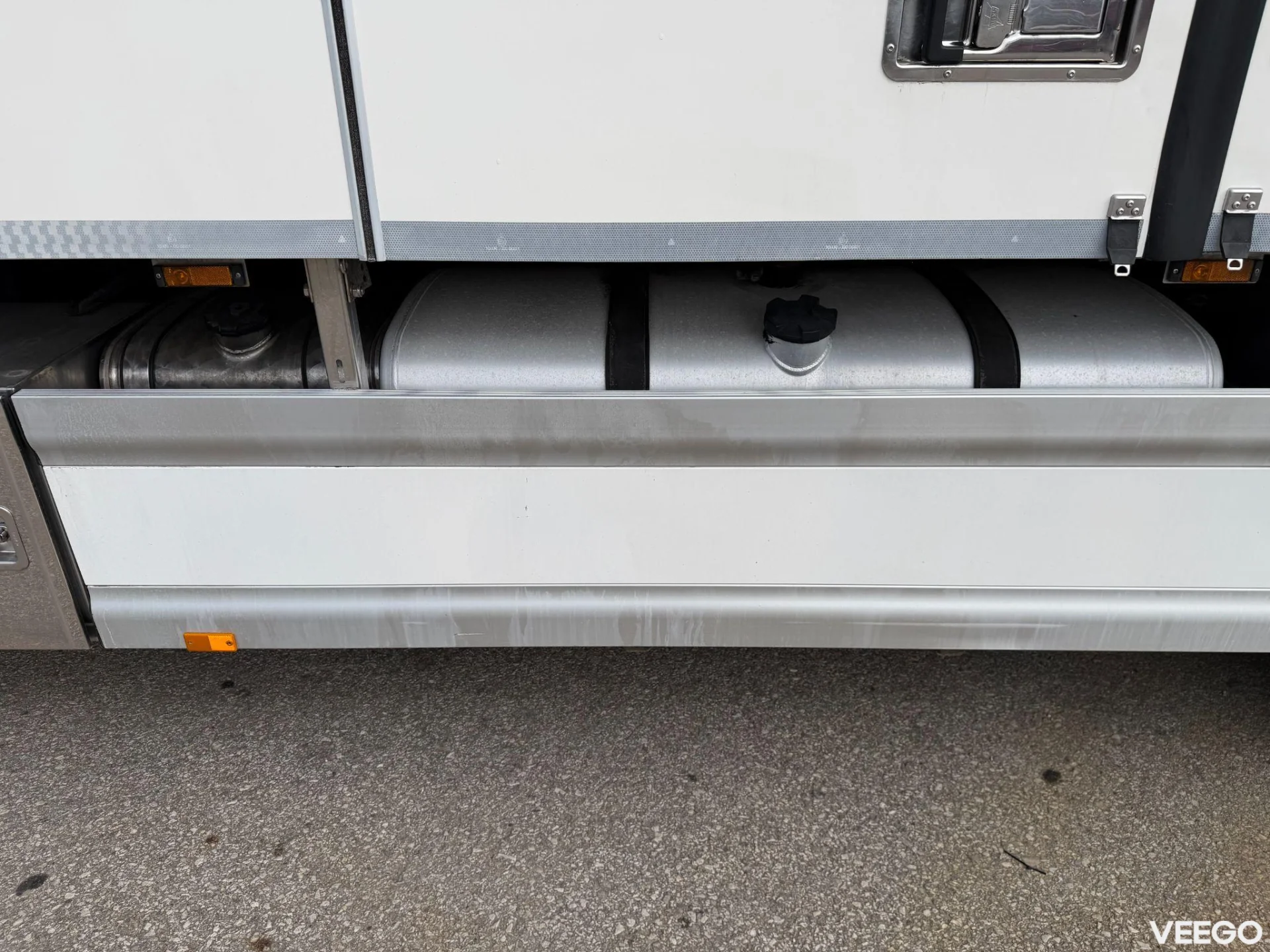 DAF XF 6X2*4 EURO6 + SIDE OPENING + CARRIER SUPRA 1150 320kW