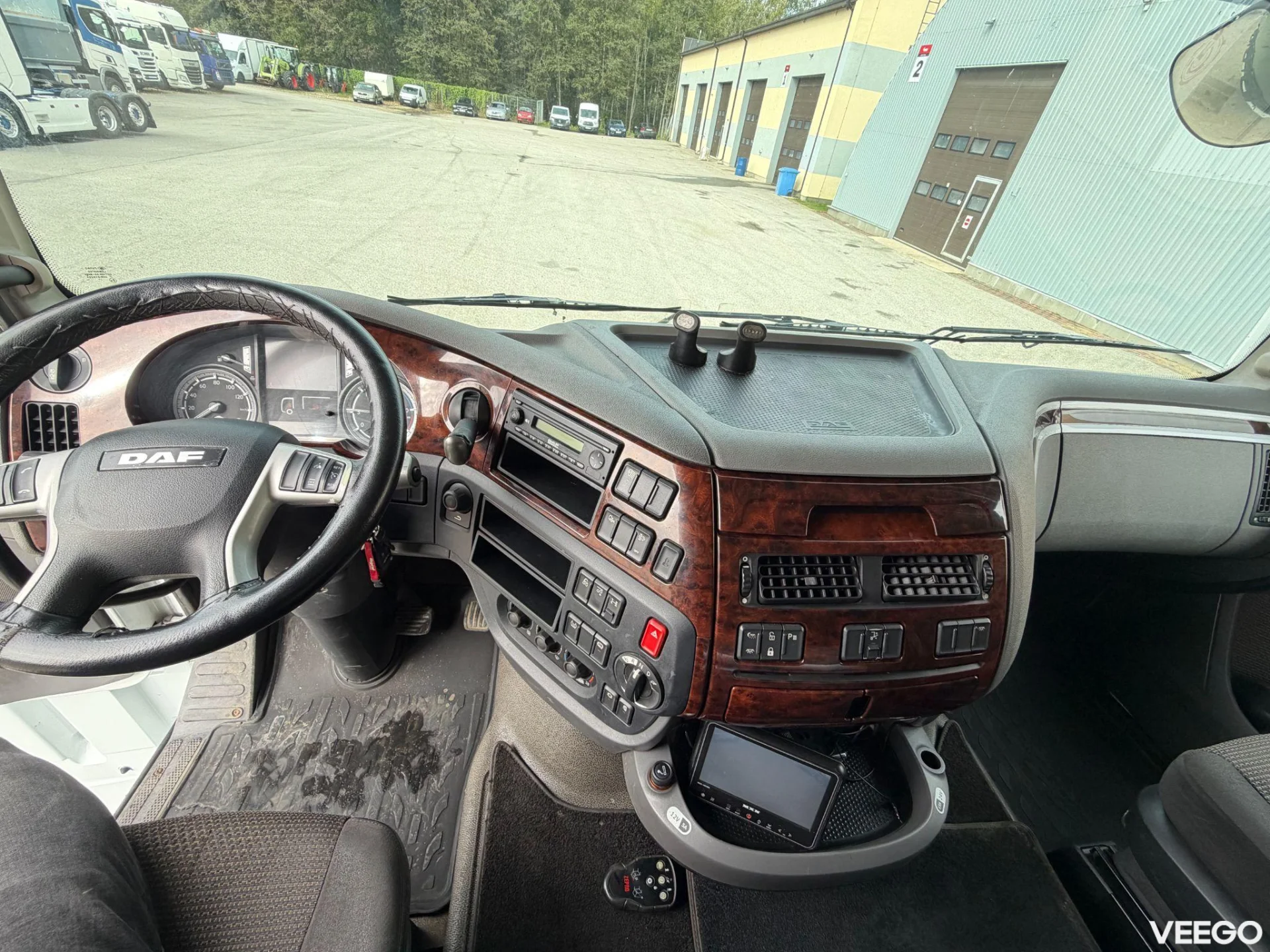 DAF XF 6X2*4 EURO6 + SIDE OPENING + CARRIER SUPRA 1150 320kW