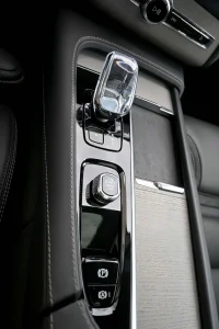 Volvo XC90 AWD B&W LUXURY+ ULTRA DARK XENIUM INTELLI PRO 2 335kW thumbnail