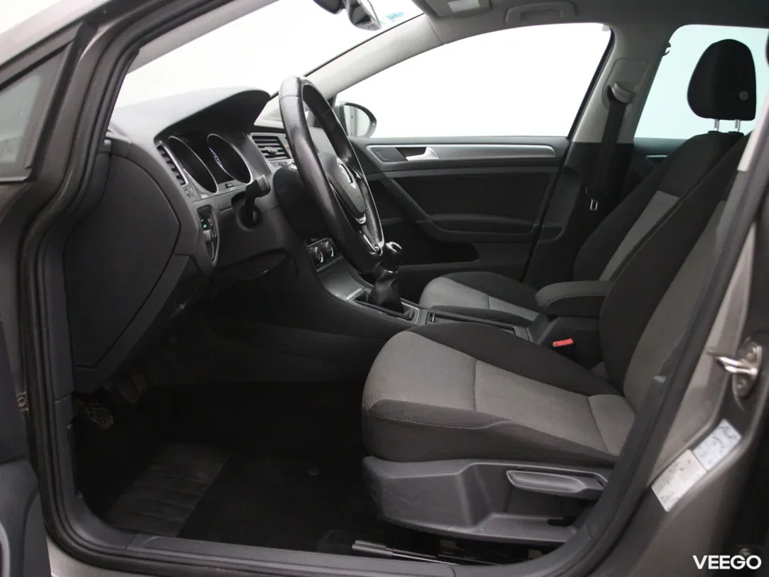 Volkswagen Golf 1.2 63kW