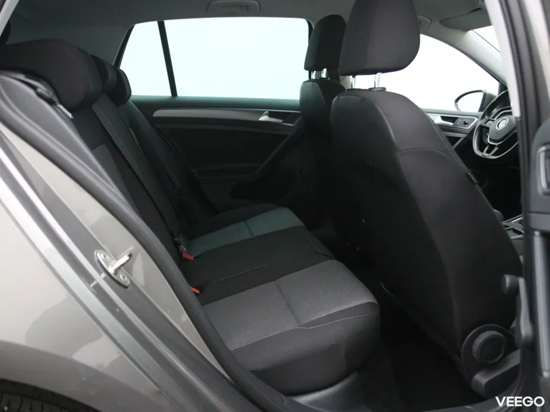 Volkswagen Golf 1.2 63kW