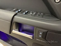 Land Rover Defender X-Dynamic D250 SE AWD 3 183kW thumbnail