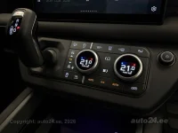 Land Rover Defender X-Dynamic D250 SE AWD 3 183kW thumbnail