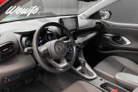 Toyota Yaris Hybrid CVT 116HK Active Plus /B-Kamera /Moms 85kW thumbnail