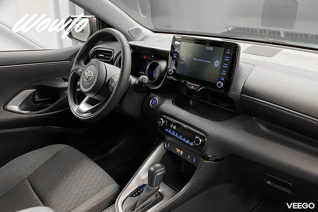 Toyota Yaris Hybrid CVT 116HK Active Plus /B-Kamera /Moms 85kW