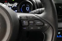 Toyota Yaris Hybrid CVT 116HK Active Plus /B-Kamera /Moms 85kW thumbnail