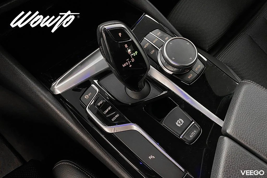 BMW 520 d xDrive Sedan 190HK Sport Line /Navi /Drag /Värmare 140kW