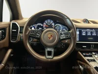 Porsche Cayenne Turbo - 4 404kW thumbnail