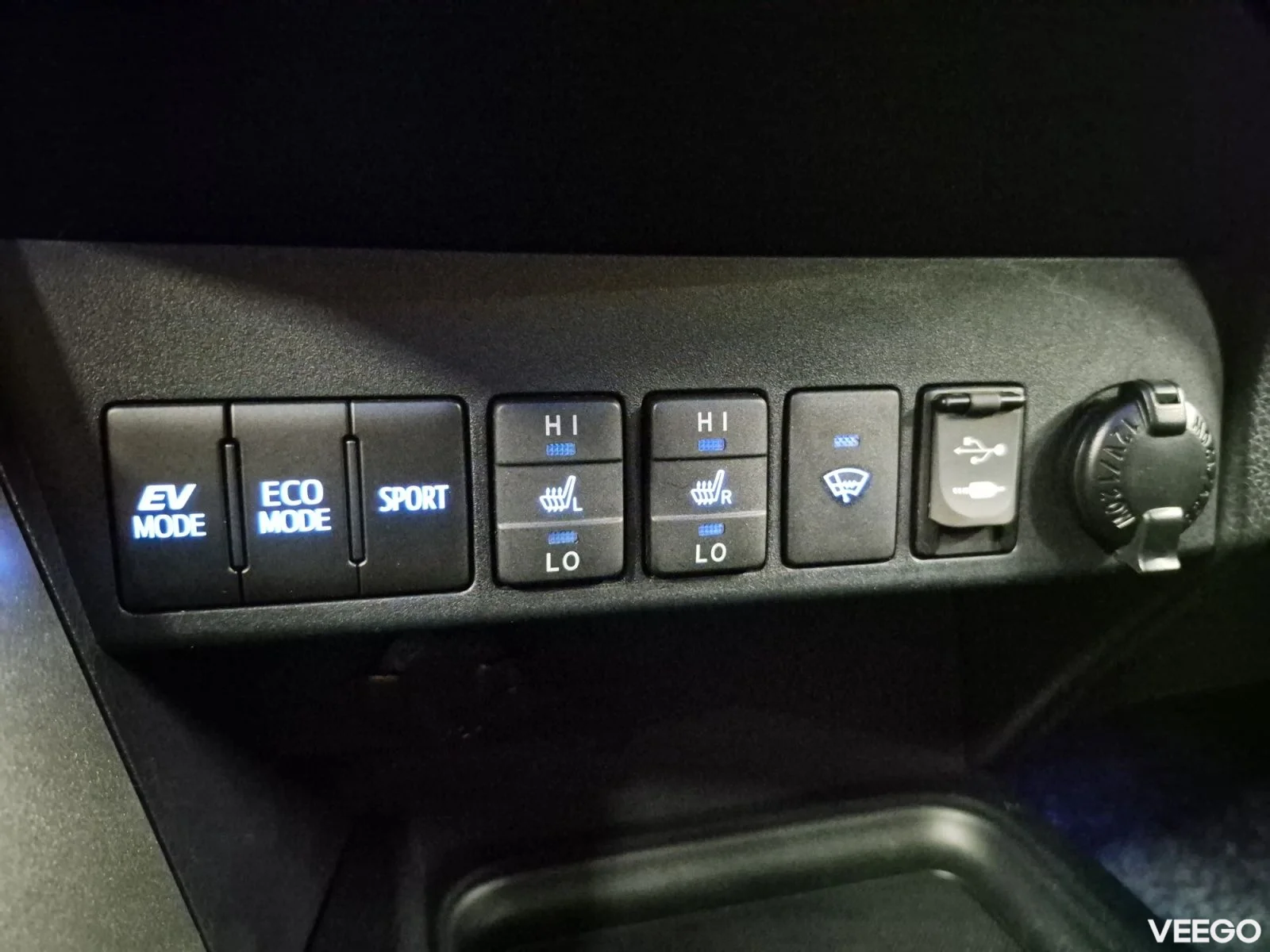 Toyota RAV4 Luxury 2.5 114kW
