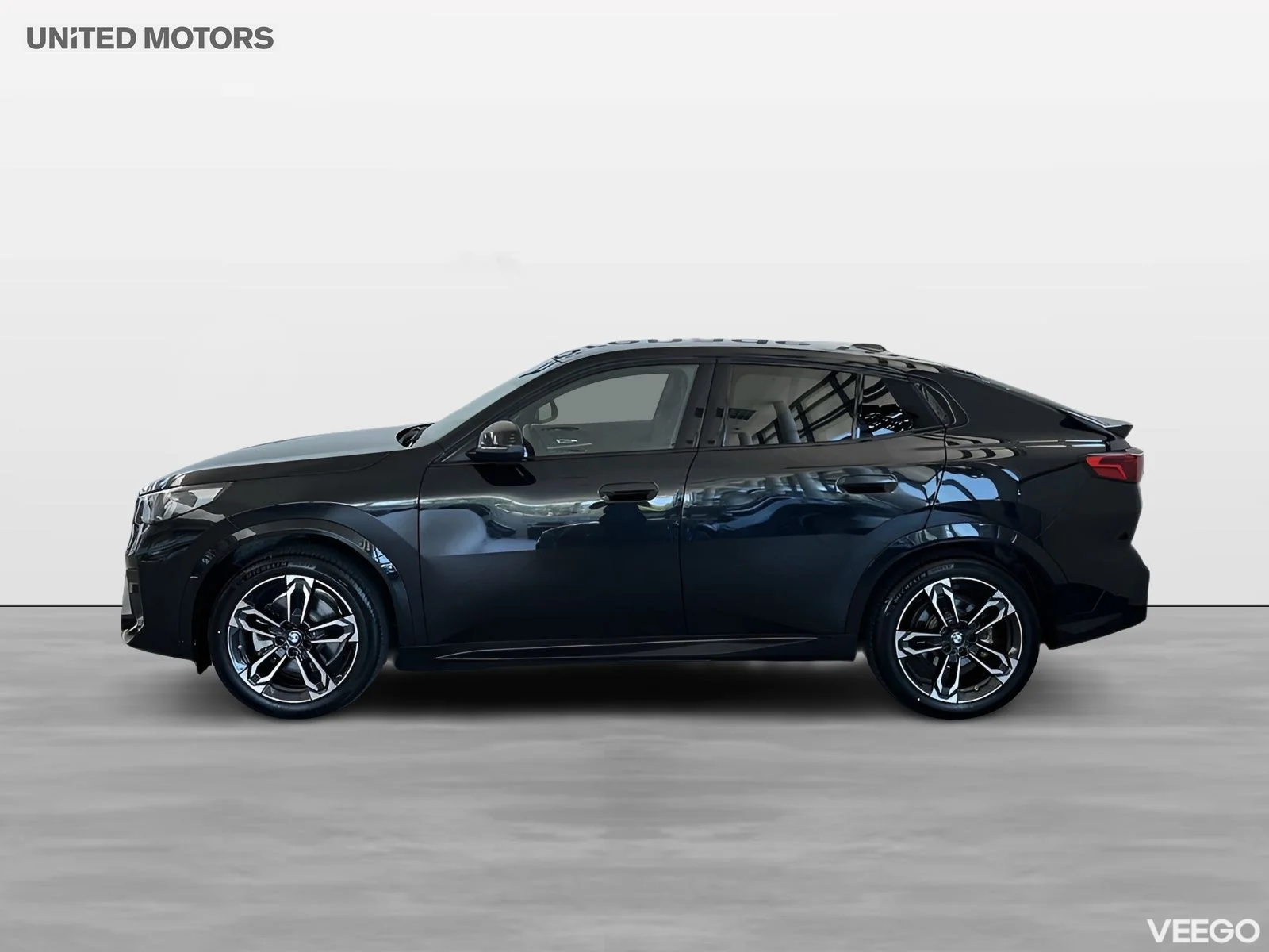 BMW iX2 xDrive30 M Sport Drag 19" Rattvärme Park Assist 0kW