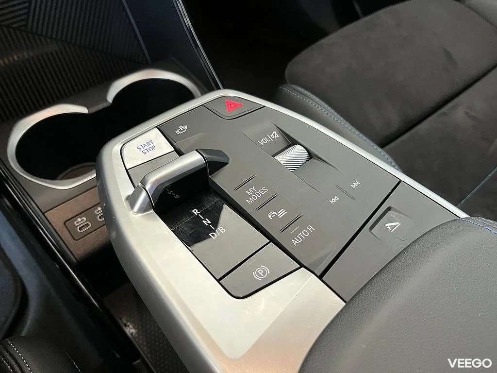 BMW iX2 xDrive30 M Sport Drag 19" Rattvärme Park Assist 0kW