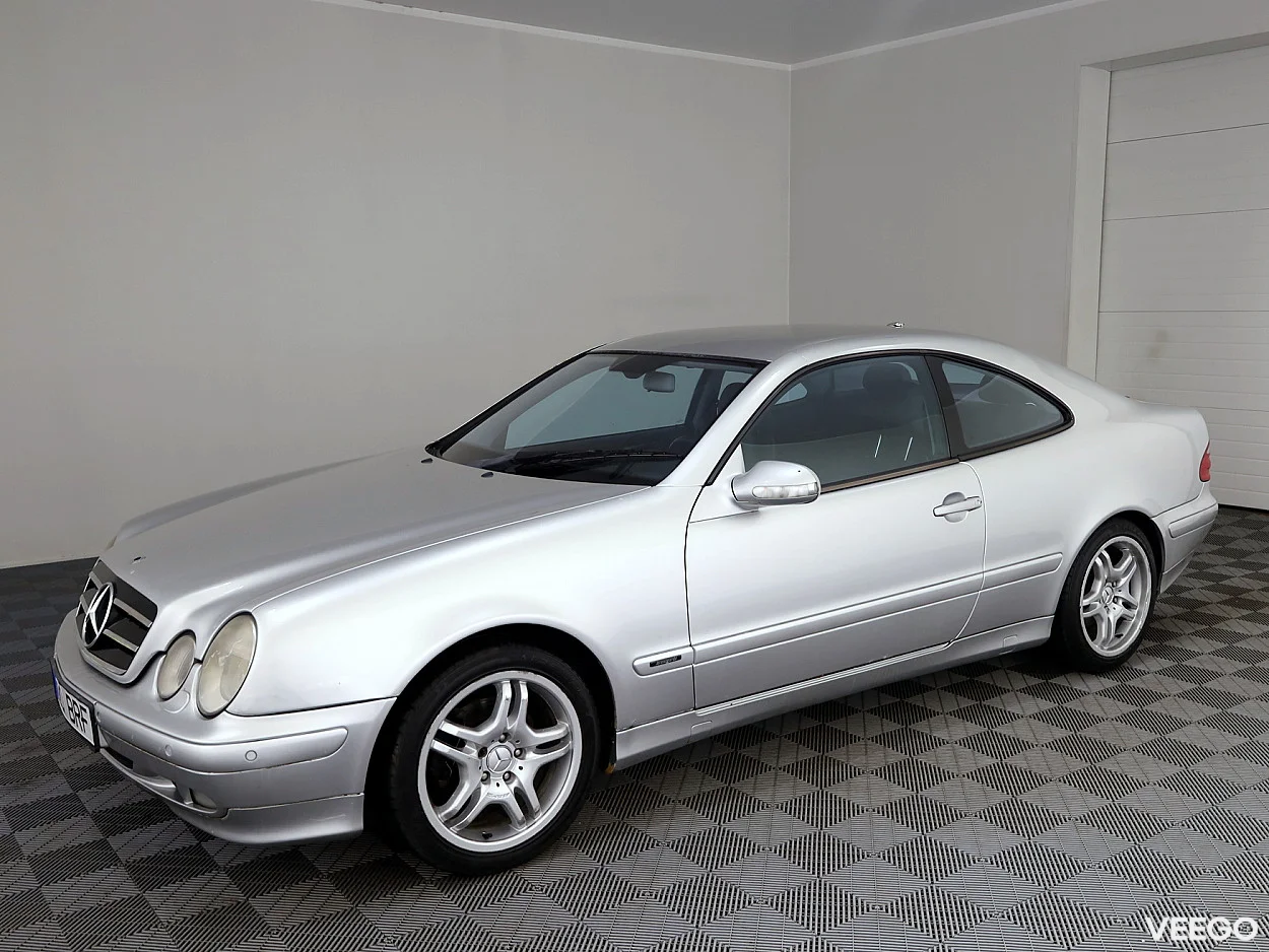 Mercedes-Benz CLK320 3.2 161kW