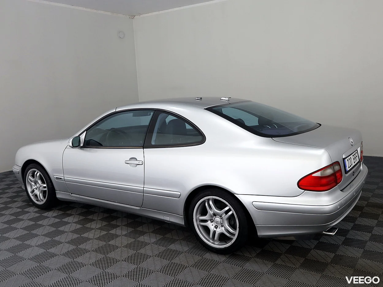Mercedes-Benz CLK320 3.2 161kW