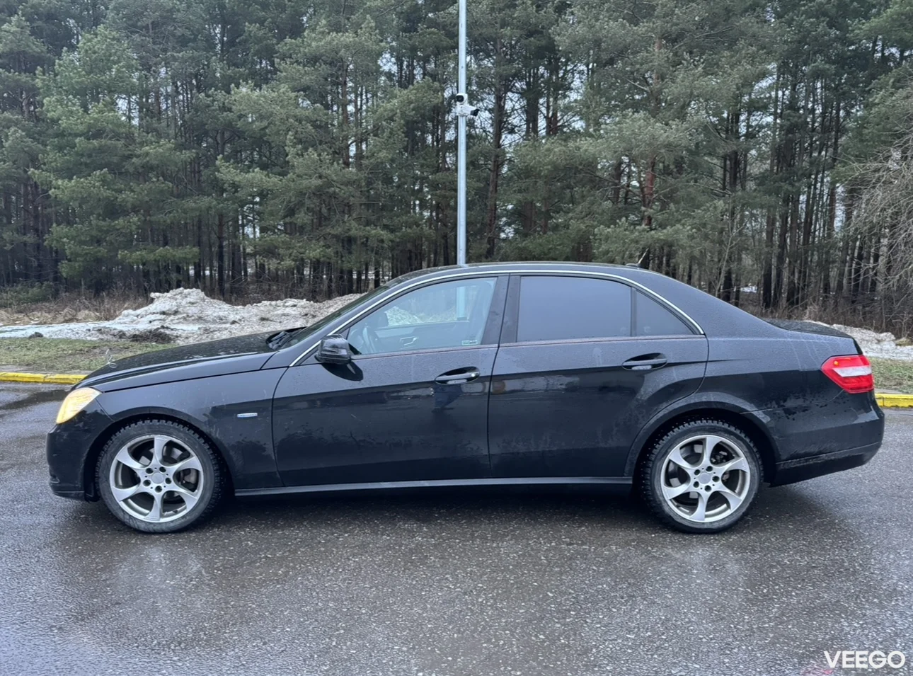 Mercedes-Benz E200 2.1 100kW