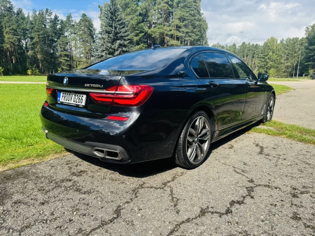 Image of BMW M760 449kW