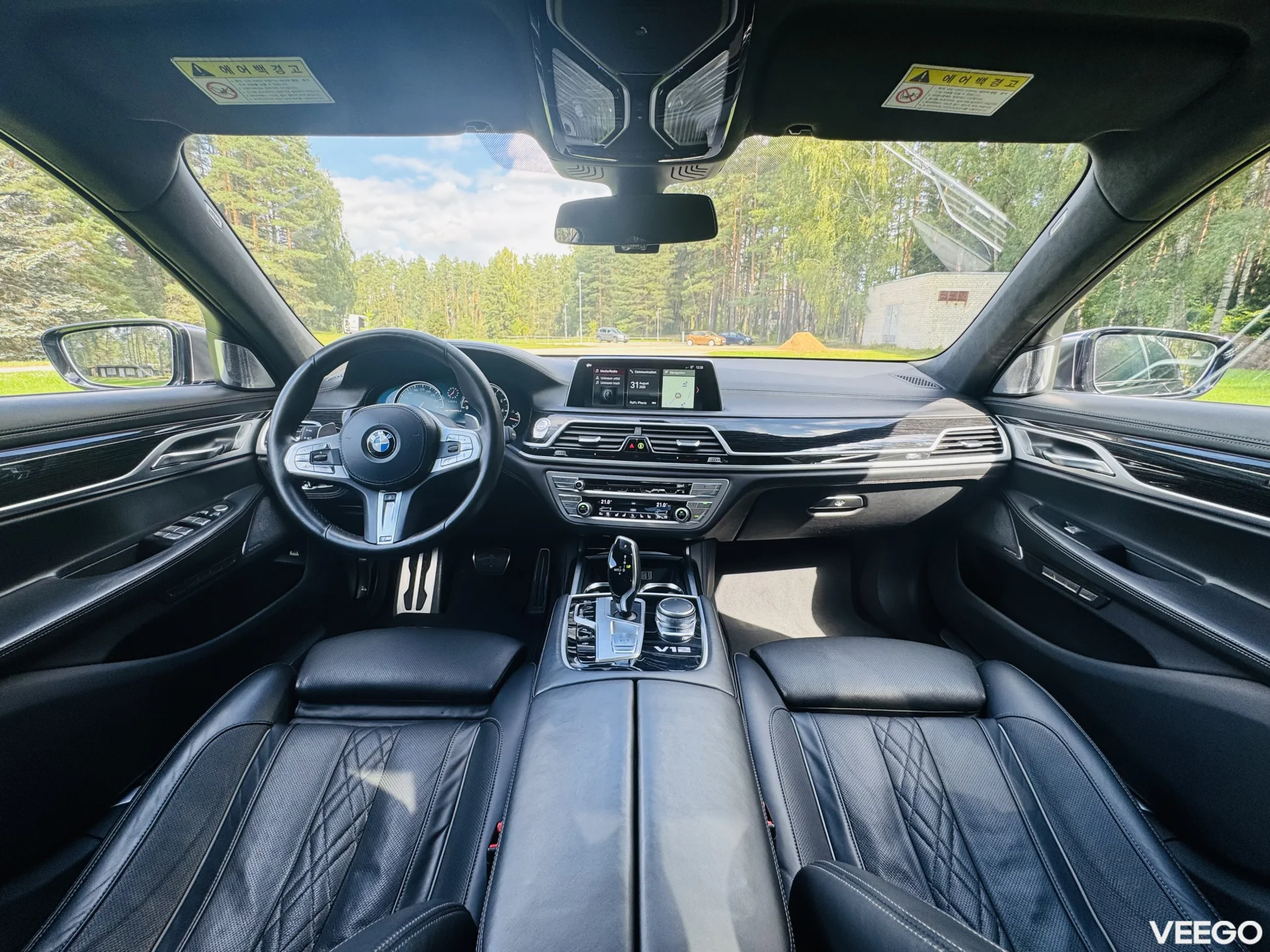 BMW M760 449kW