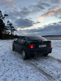 BMW 318TI 1.8 103kW thumbnail