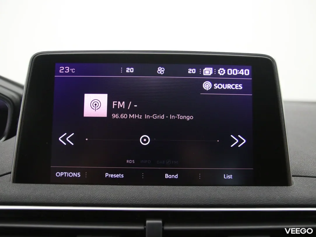 Peugeot 5008 1.2 96kW